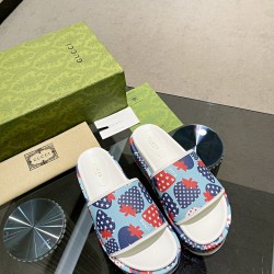 Gucci slippers