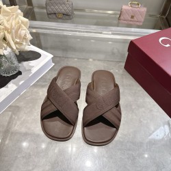 Gucci slippers