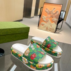Gucci slippers