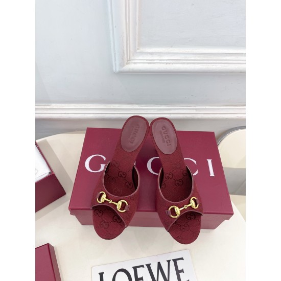 Gucci slippers