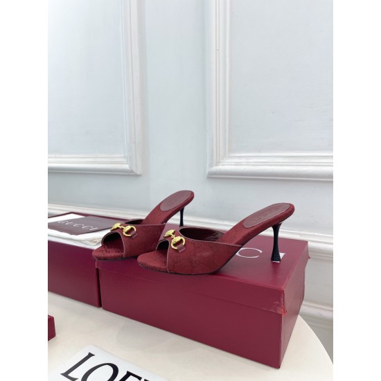 Gucci slippers