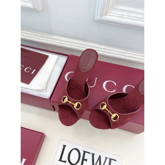 Gucci slippers