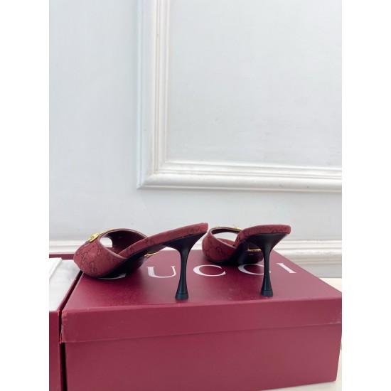 Gucci slippers