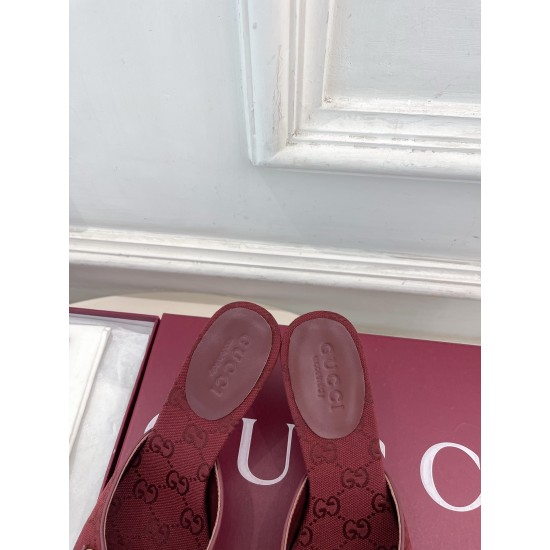 Gucci slippers
