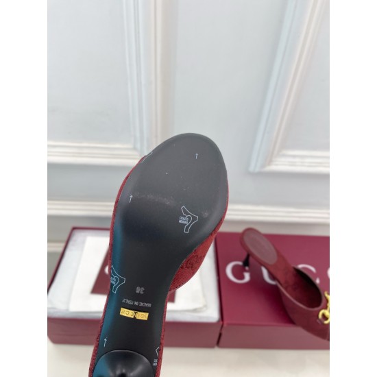 Gucci slippers