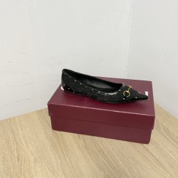 Gucci slippers