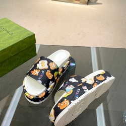 Gucci slippers