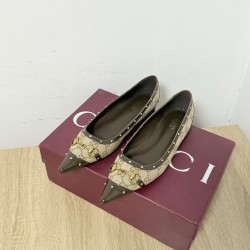 Gucci slippers