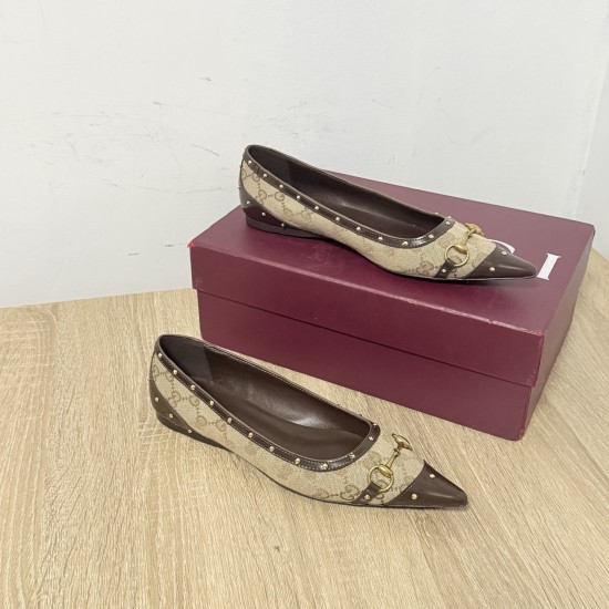 Gucci slippers