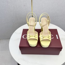 Gucci slippers