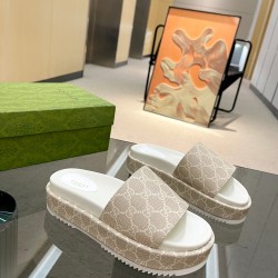 Gucci slippers