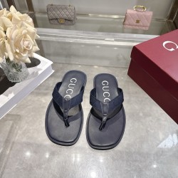 Gucci slippers