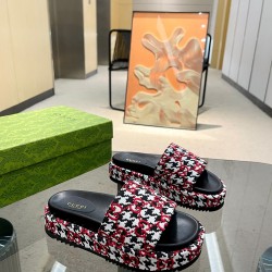 Gucci slippers