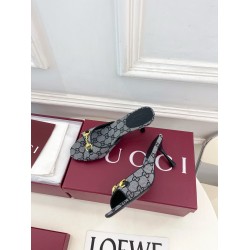 Gucci slippers