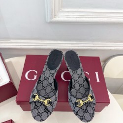 Gucci slippers
