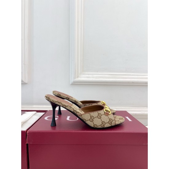 Gucci slippers