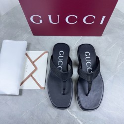 Gucci slippers