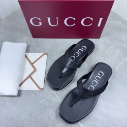Gucci slippers