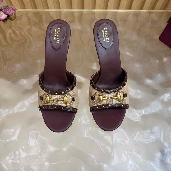 Gucci slippers