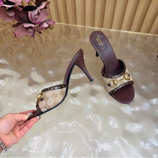 Gucci slippers