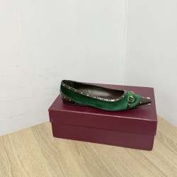 Gucci slippers