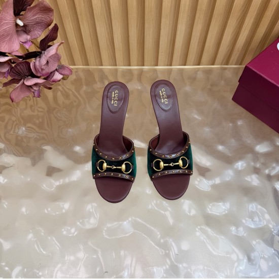 Gucci slippers