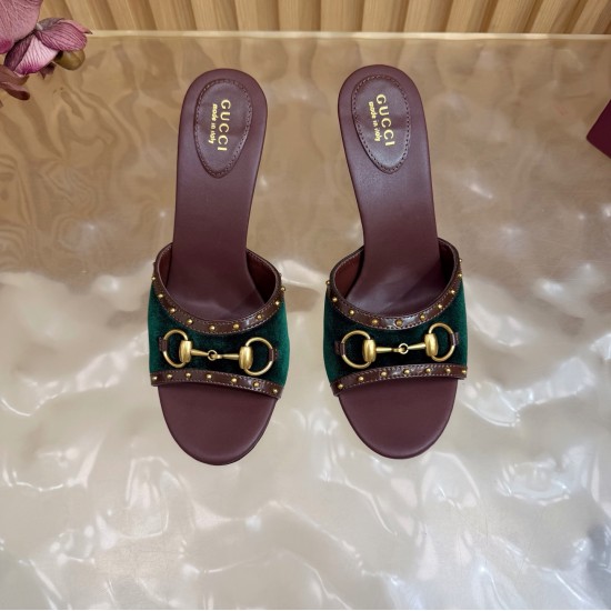 Gucci slippers