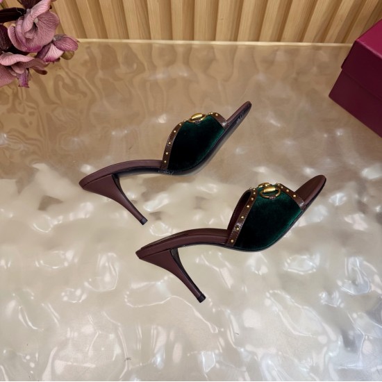 Gucci slippers
