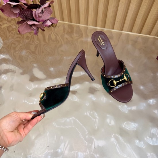 Gucci slippers