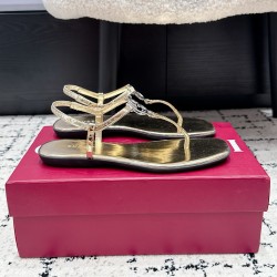 Gucci slippers