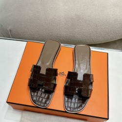 Hermes Slippers High Quality
Women 35-41
Men 39-45