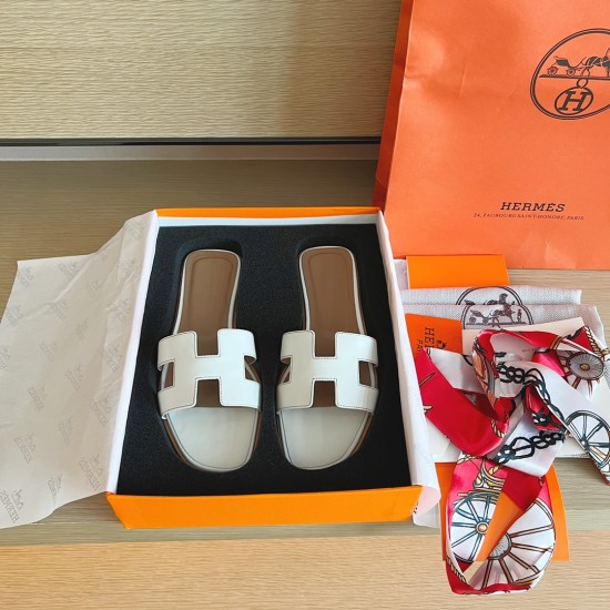 Hermes Slippers High Quality
Women 35-41
Men 39-45