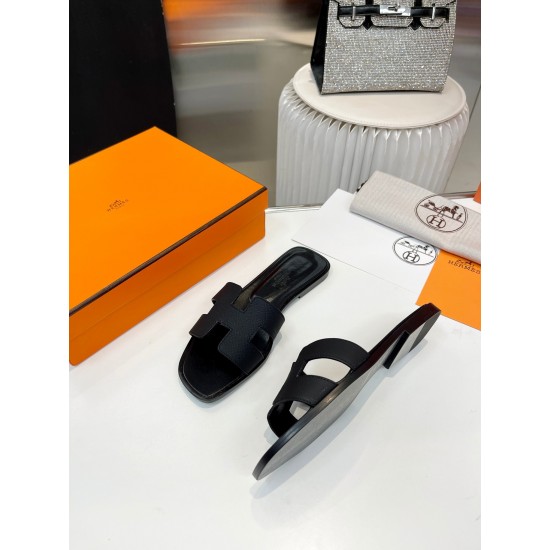 Hermes Slippers High Quality
Women 35-41
Men 39-45
