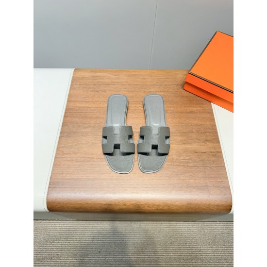 Hermes Slippers High Quality
Women 35-41
Men 39-45