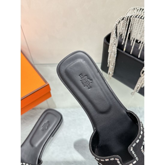 Hermes Slippers High Quality
Women 35-41
Men 39-45