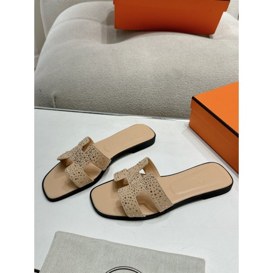 Hermes Slippers High Quality
Women 35-41
Men 39-45