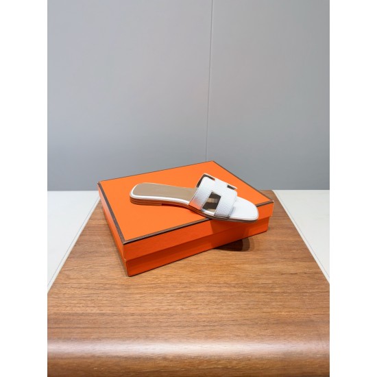 Hermes Slippers High Quality
Women 35-41
Men 39-45