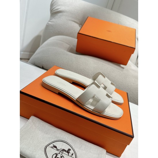 Hermes Slippers High Quality
Women 35-41
Men 39-45