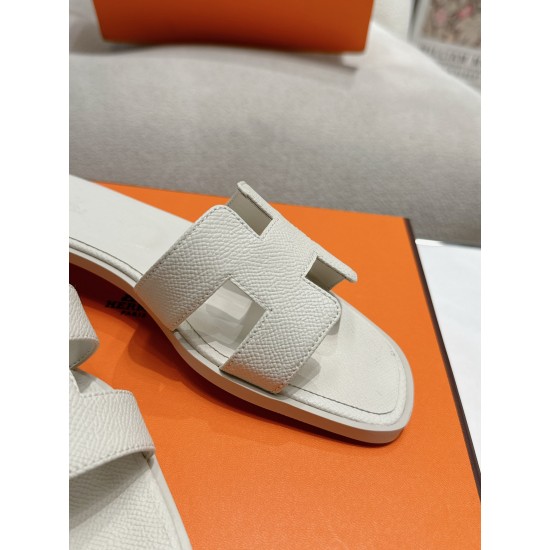 Hermes Slippers High Quality
Women 35-41
Men 39-45