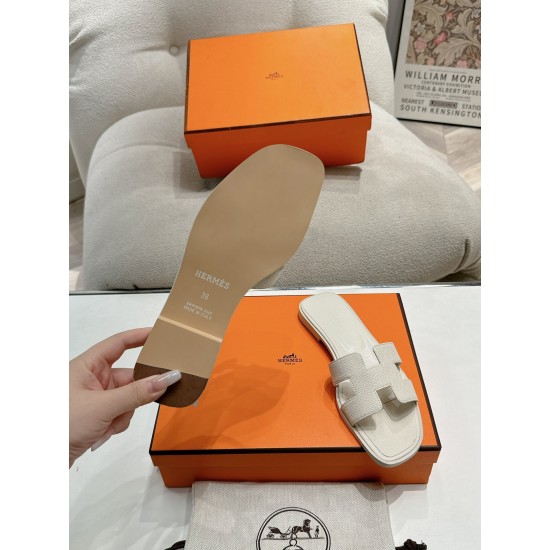 Hermes Slippers High Quality
Women 35-41
Men 39-45