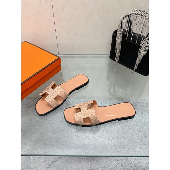Hermes Slippers High Quality
Women 35-41
Men 39-45