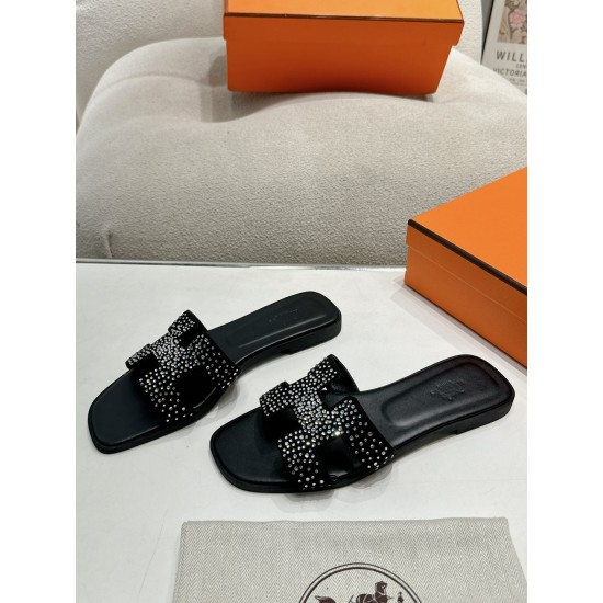 Hermes Slippers High Quality
Women 35-41
Men 39-45