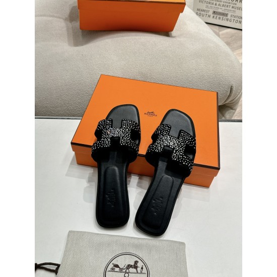 Hermes Slippers High Quality
Women 35-41
Men 39-45