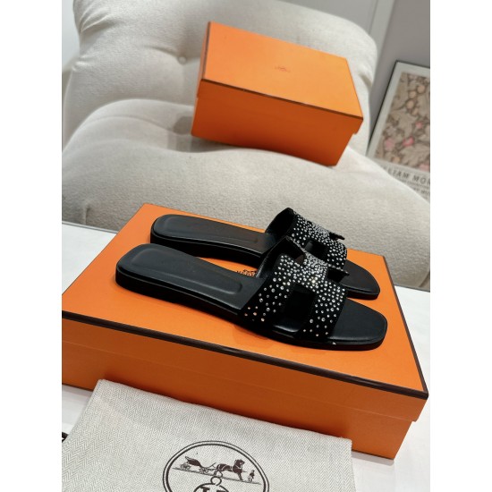 Hermes Slippers High Quality
Women 35-41
Men 39-45