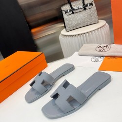 Hermes Slippers High Quality
Women 35-41
Men 39-45