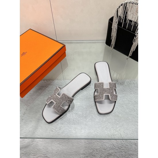 Hermes Slippers High Quality
Women 35-41
Men 39-45