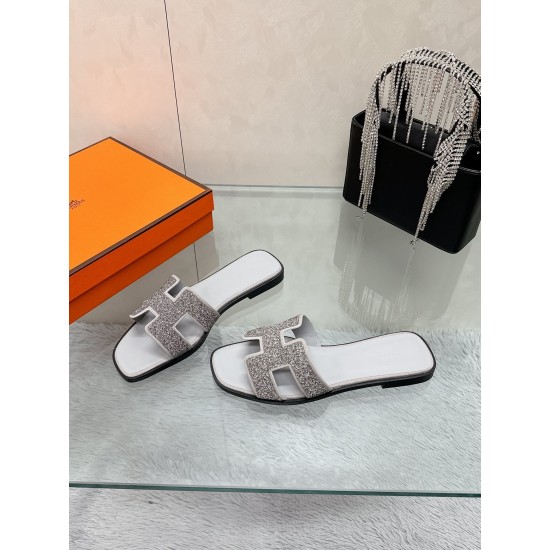 Hermes Slippers High Quality
Women 35-41
Men 39-45