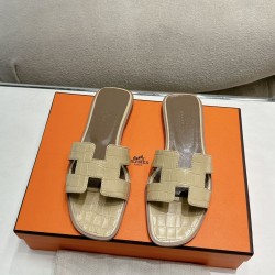 Hermes Slippers High Quality
Women 35-41
Men 39-45