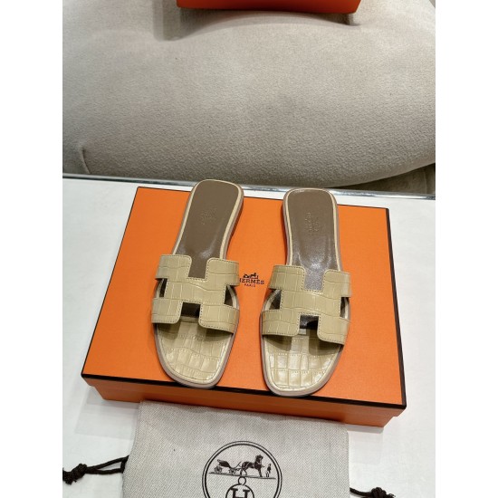 Hermes Slippers High Quality
Women 35-41
Men 39-45