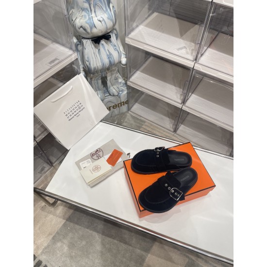 Hermes Slippers High Quality
Women 35-41
Men 39-45